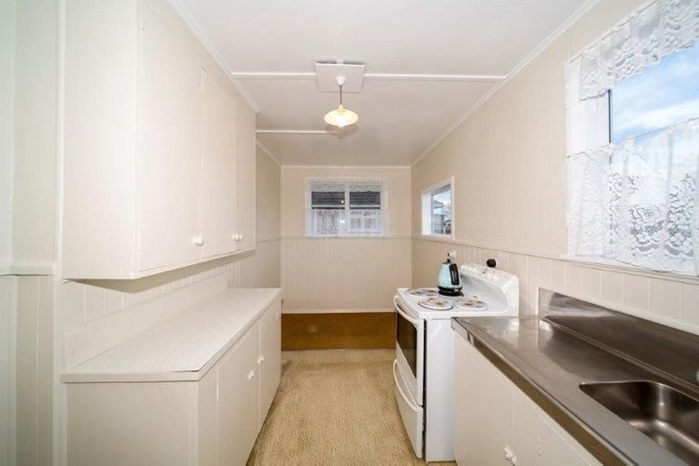 Photo of property in 6 Laurent Vc Street, Hawera, 4610