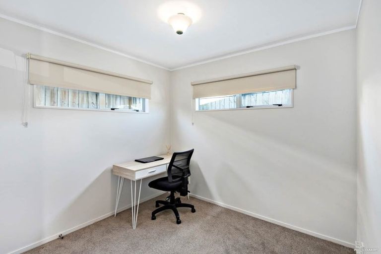 Photo of property in 2/58 Zefiro Drive, Massey, Auckland, 0614