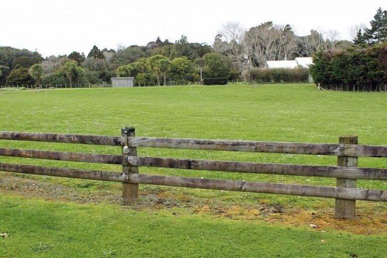 Photo of property in 74 Henwood Road, Paraite, New Plymouth, 4372