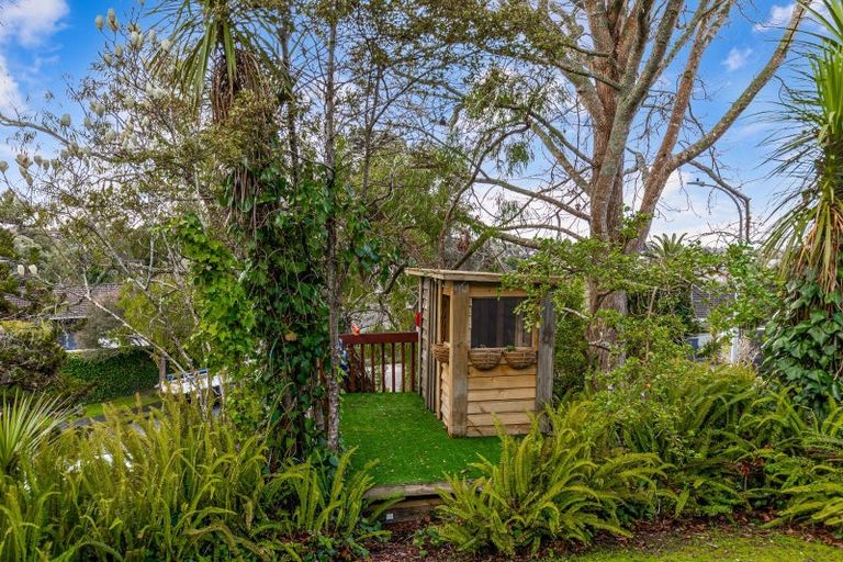 Photo of property in 20 Surville Place, Mairangi Bay, Auckland, 0630