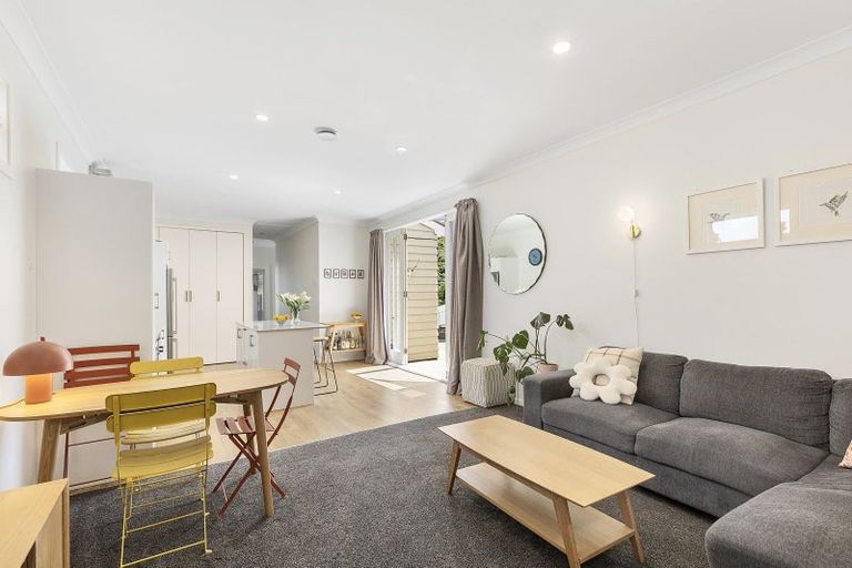 Photo of property in 162 Darlington Road, Miramar, Wellington, 6022