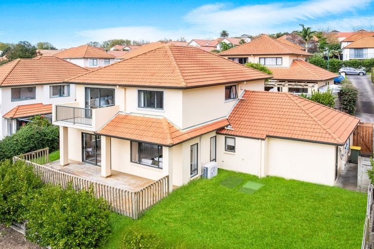 Photo of property in 42 Parkwood Crescent, Gulf Harbour, Whangaparaoa, 0930