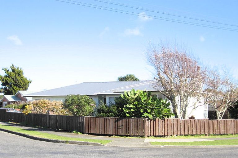 Photo of property in 9 Waitohu Valley Road, Otaki, 5512