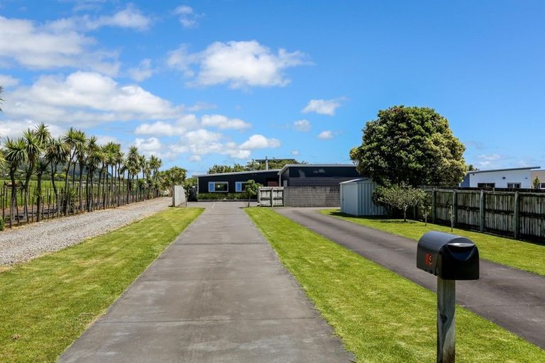 Photo of property in 130a Wairau Road, Oakura, 4314
