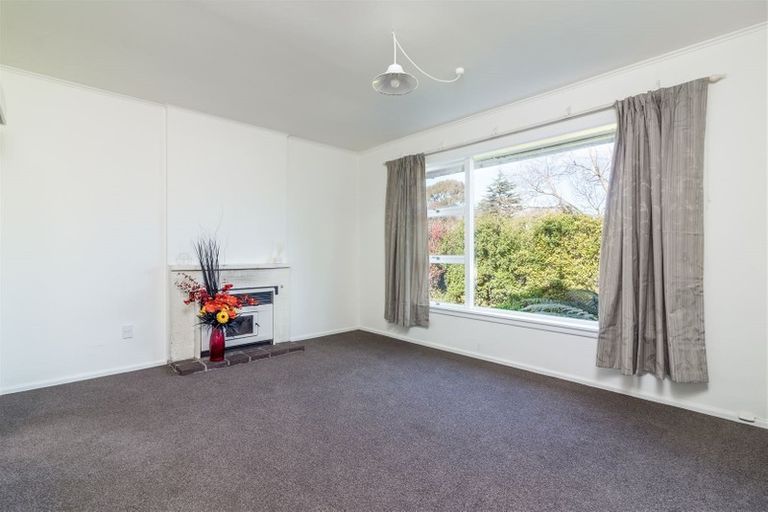 Photo of property in 316 Memorial Avenue, Burnside, Christchurch, 8053