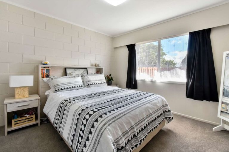 Photo of property in 2/24 Robertson Road, Favona, Auckland, 2024