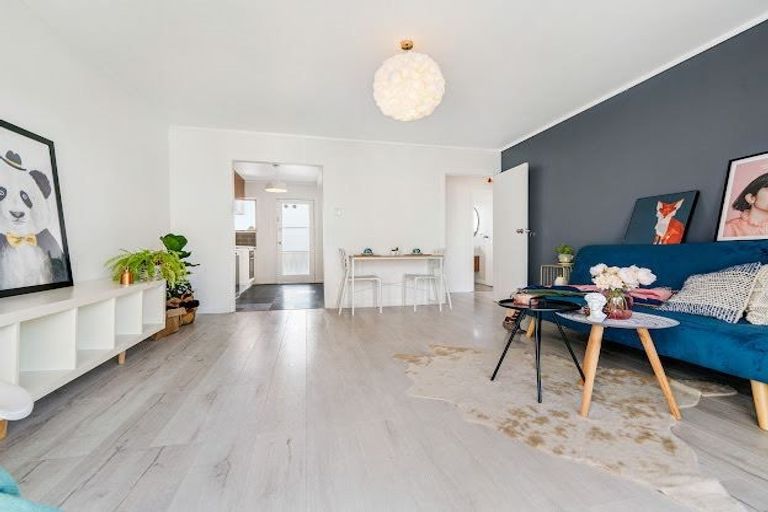 Photo of property in 7/31 Blease Street, New Lynn, Auckland, 0600