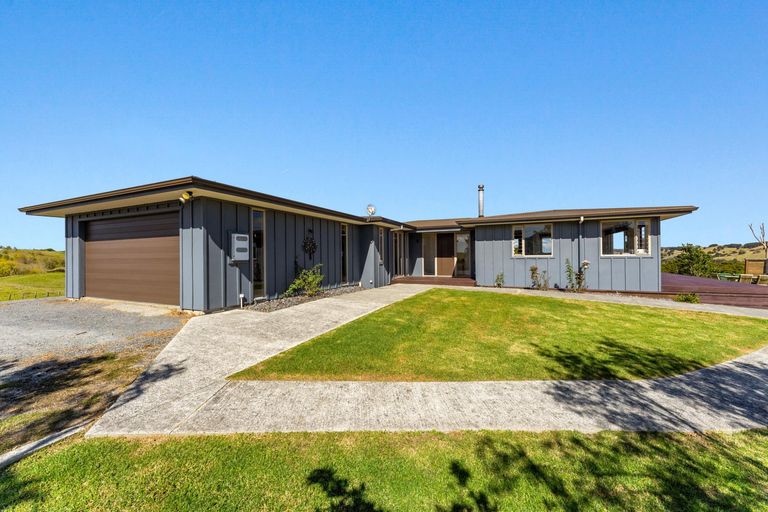 Photo of property in 301 Ranganui Road, Kaiwaka, 0573