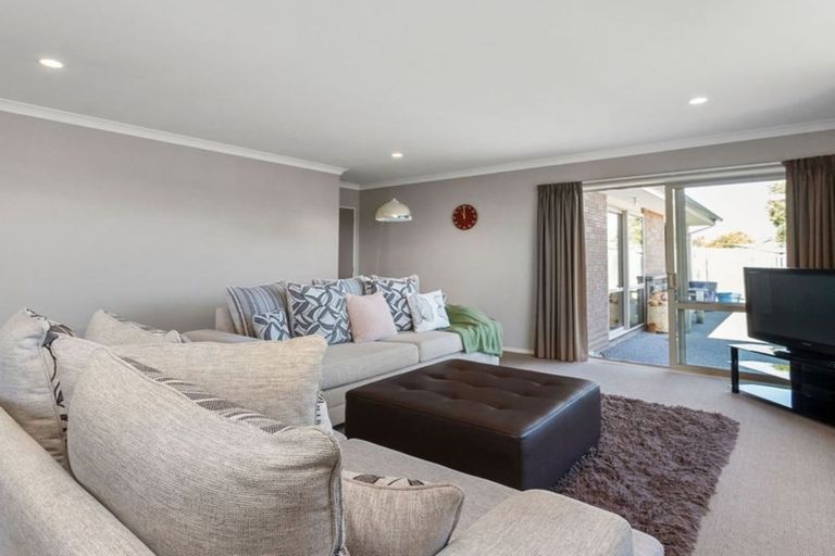 Photo of property in 157a Wainoni Road, Avondale, Christchurch, 8061