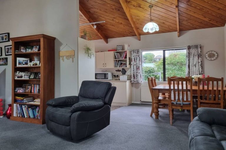 Photo of property in 94/2 Awanui Street, Merrilands, New Plymouth, 4312