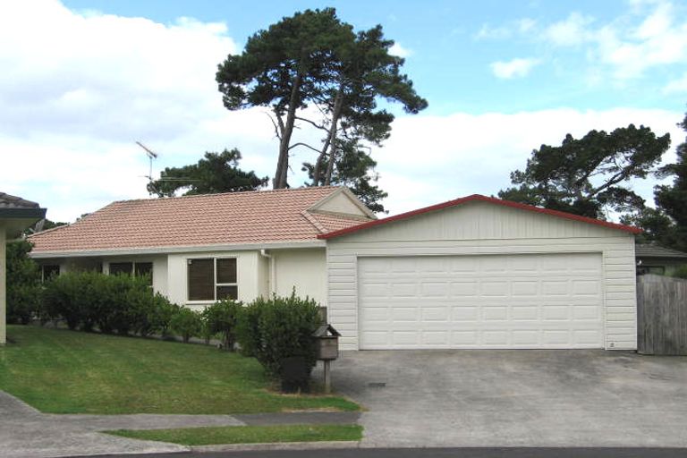 Photo of property in 10 Lanier Place, Glendene, Auckland, 0602