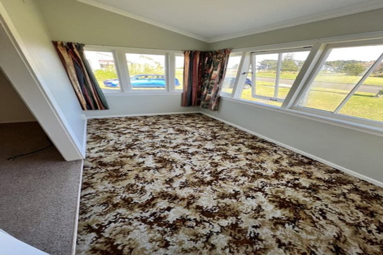 Photo of property in 19 Nash Parade, Foxton Beach, Foxton, 4815