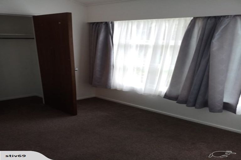 Photo of property in 37 Cascades Road, Pakuranga Heights, Auckland, 2010