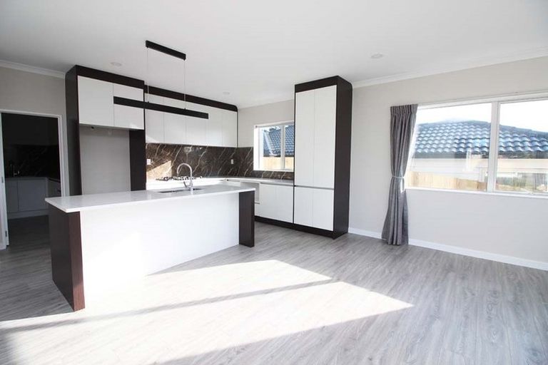 Photo of property in 80 Jeroboam Loop, Kumeu, 0810