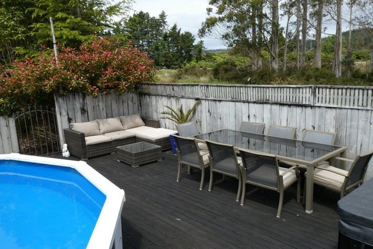 Photo of property in 30 Golf Links Road, Kaiata, Greymouth, 7805