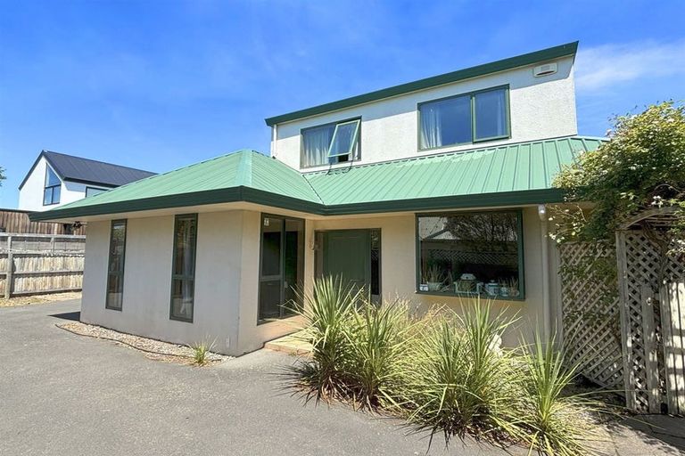 Photo of property in 136 Innes Road, St Albans, Christchurch, 8052