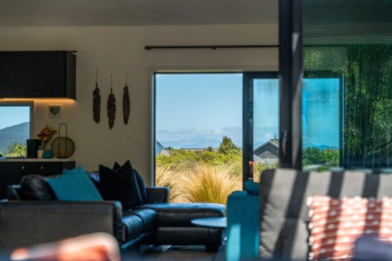 Photo of property in 40 Lacebark Drive, Kinloch, Taupo, 3377