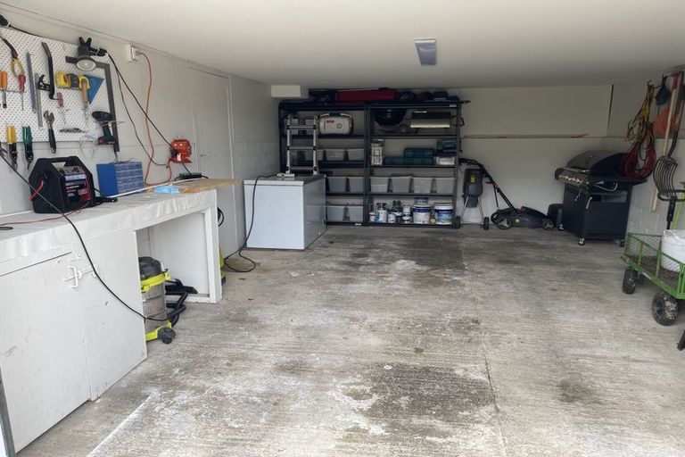 Photo of property in 3 Shale Avenue, Massey, Auckland, 0614