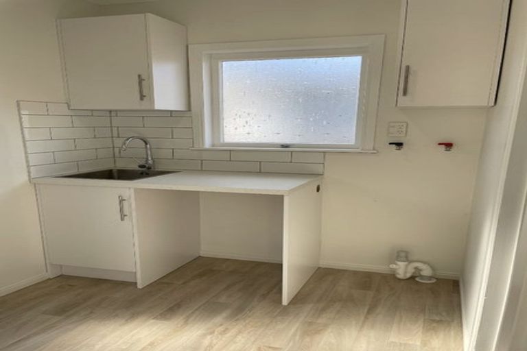 Photo of property in 56 Beechdale Crescent, Pakuranga Heights, Auckland, 2010