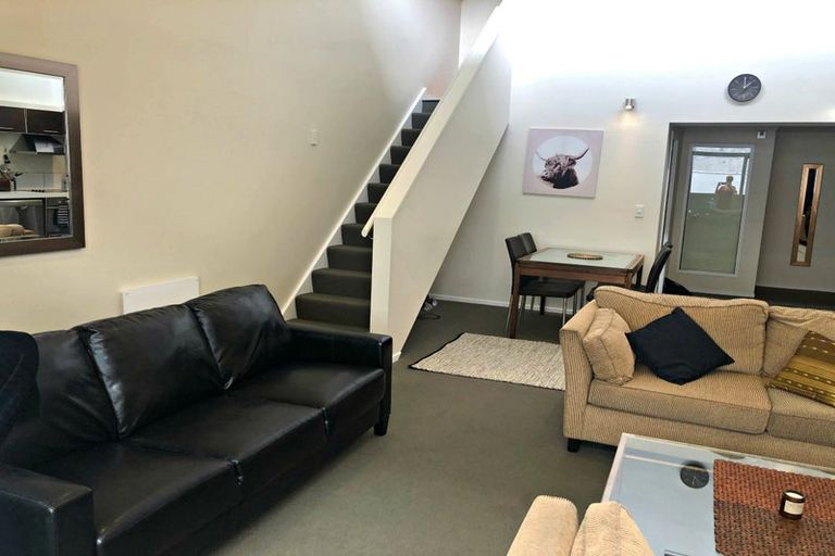 Photo of property in Las Olas De Cuba, 11/35 Torrens Terrace, Mount Cook, Wellington, 6011