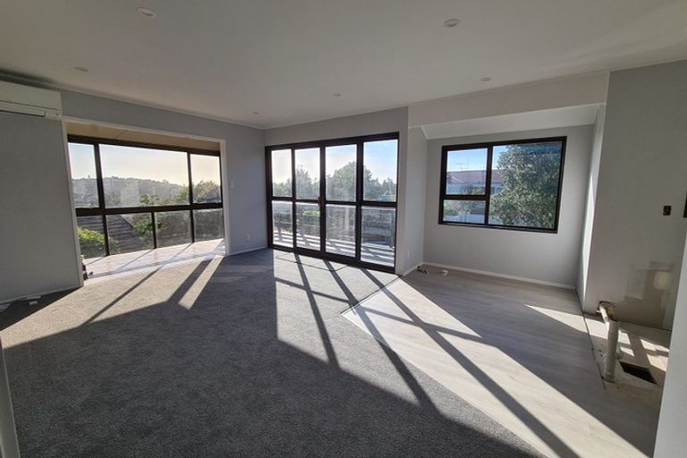 Photo of property in 2/25 Sartors Avenue, Northcross, Auckland, 0630