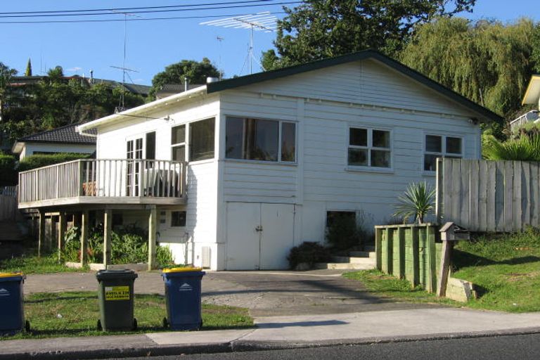 Photo of property in 62 Glencoe Road, Browns Bay, Auckland, 0630