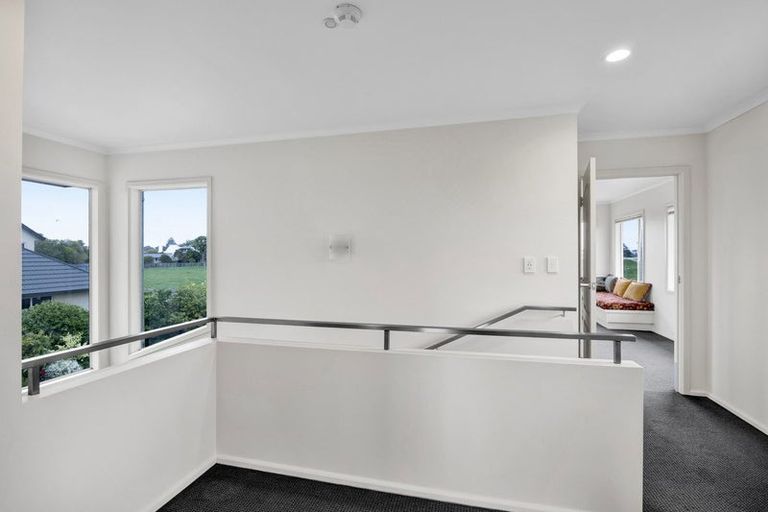 Photo of property in 8 Edna Wills Place, Hawera, 4610