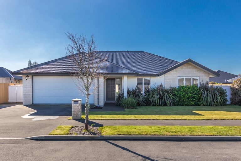 Photo of property in 12 Richmond Avenue, Halswell, Christchurch, 8025