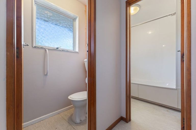 Photo of property in 2/48 Kawau Crescent, Bromley, Christchurch, 8062