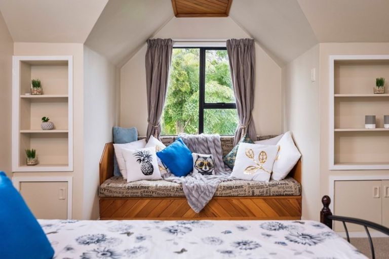 Photo of property in 54 Redlands Grove, Swanson, Auckland, 0612