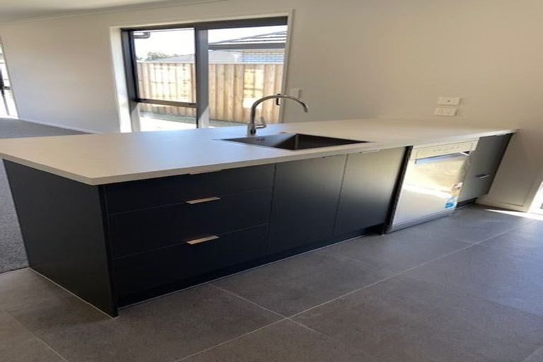 Photo of property in 20 Broadway Parade, Rolleston, 7615