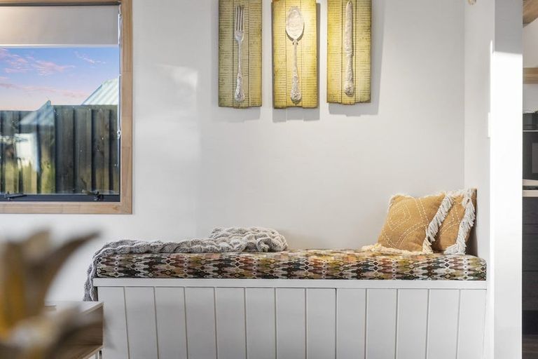 Photo of property in 7b Lyn Grove, Papamoa Beach, Papamoa, 3118