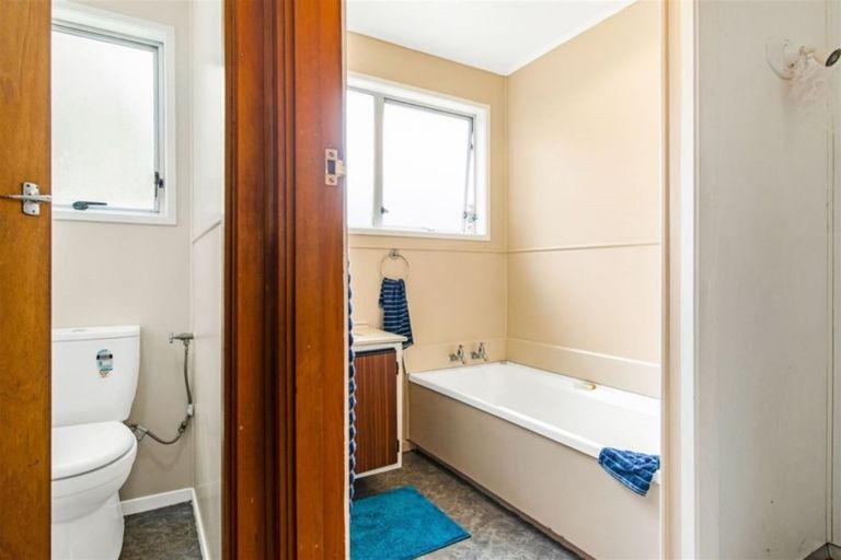 Photo of property in 6 Cherry Tree Place, Massey, Auckland, 0614