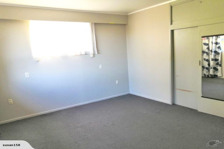 Photo of property in 143 Waimumu Road, Massey, Auckland, 0614