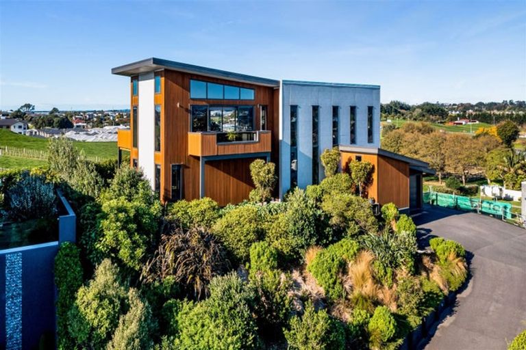 Photo of property in 16a Links Drive, Waiwhakaiho, New Plymouth, 4312