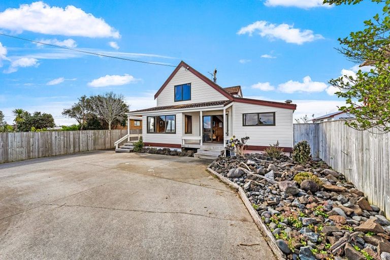 Photo of property in 804 Whangaparaoa Road, Manly, Whangaparaoa, 0930