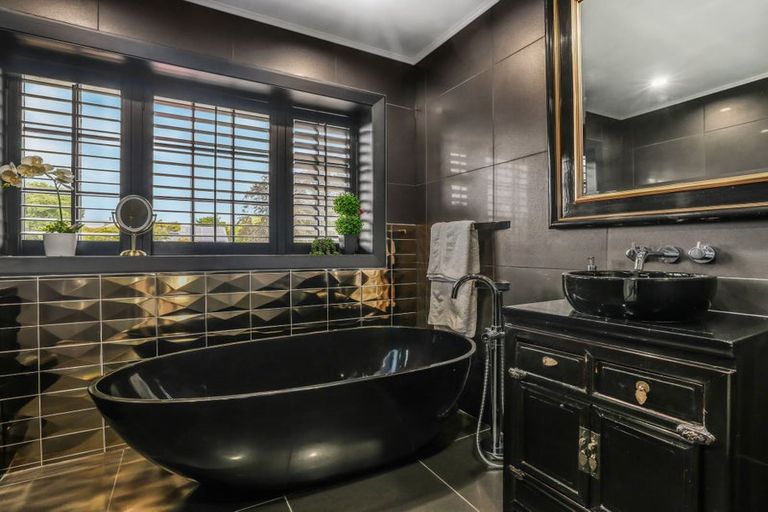 Photo of property in 1 Rochdale Street, Fendalton, Christchurch, 8014