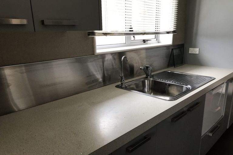 Photo of property in 100 Dunbeath Crescent, Kew, Invercargill, 9812