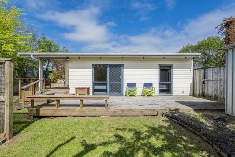 Photo of property in 18a Mckenzie Street, Levin, 5510