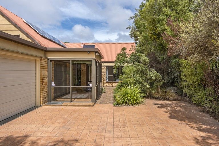 Photo of property in 25 Montclare Avenue, Ilam, Christchurch, 8041