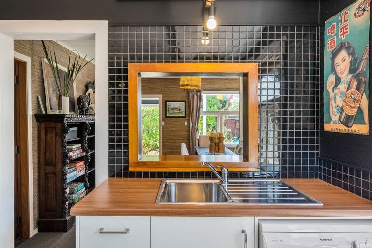 Photo of property in 16 Mahoe Street, Otaki Beach, Otaki, 5512