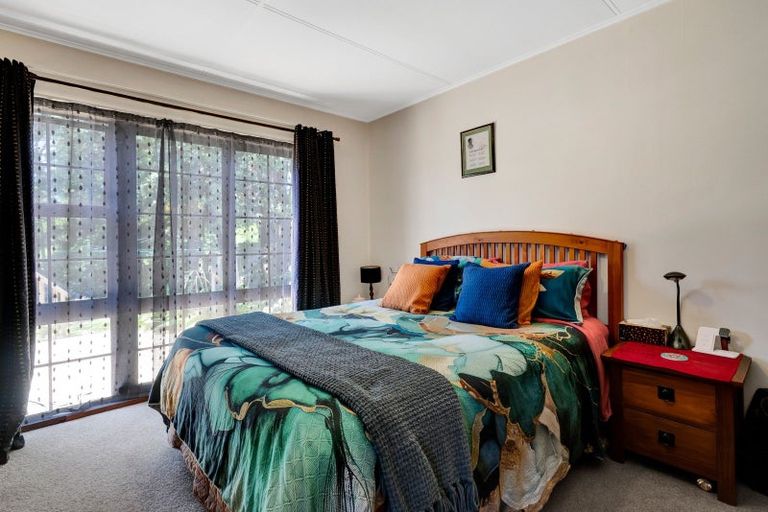 Photo of property in 48 Endeavour Street, Marfell, New Plymouth, 4310