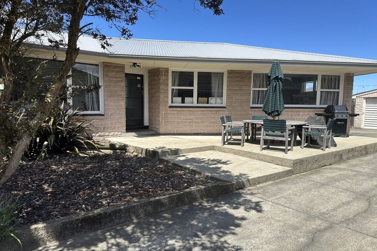 Photo of property in 16 Pimlico Place, Bishopdale, Christchurch, 8053
