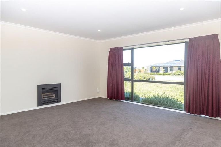 Photo of property in 11 Feist Street, Carterton, 5713
