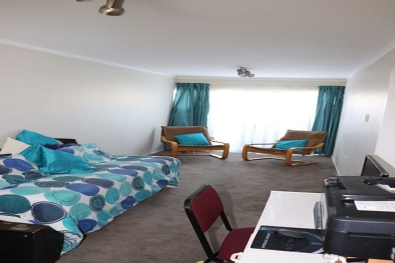 Photo of property in 2/47 Braemar Road, Rothesay Bay, Auckland, 0630