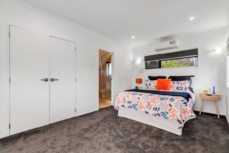 Photo of property in 12 San Casello Rise, Henderson, Auckland, 0612