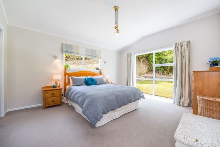 Photo of property in 15 Wilson Grove, Normandale, Lower Hutt, 5010
