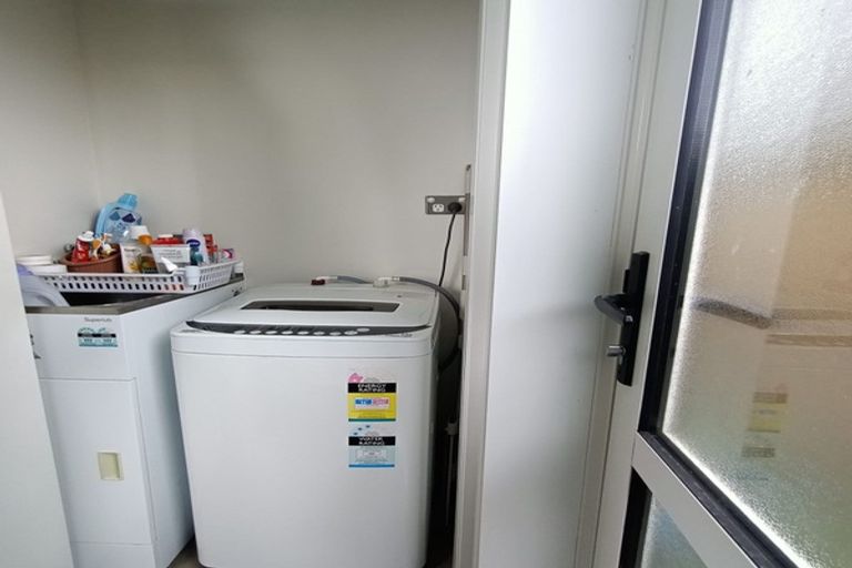 Photo of property in 71 Grove Road, Papakura, 2110