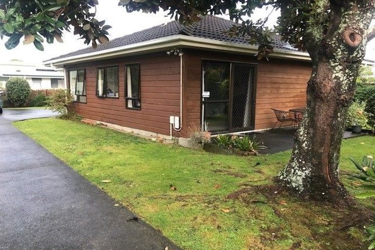 Photo of property in 1/66 Queens Grove, Hutt Central, Lower Hutt, 5010