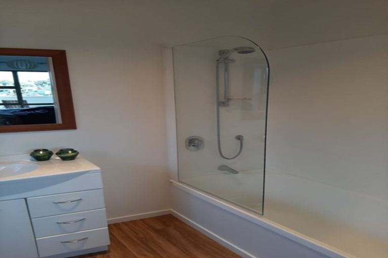 Photo of property in 21 Gledstane Road, Stanmore Bay, Whangaparaoa, 0932